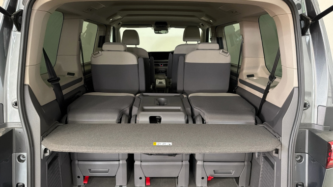 Volkswagen Multivan 1.5 TSI eHybrid Life 5dr 4MOTION DSG Estate - Image 26